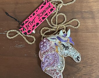 Collana Betsey Johnson Unicorno Cavallo Con Cristalli &ndash; Placcata Oro Con O Senza Ala