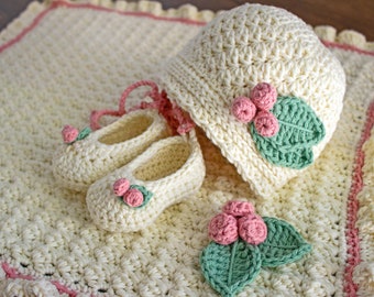 hand knitted baby girl   white  pink   bonnet shoes and bib 0/3 