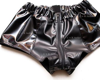 Hotpants in pelle, hotpants in pelle verniciata, hotpants in pelle verniciata, pantaloncini, articolo unico, taglia 42