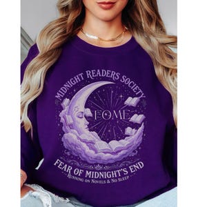 Midnight Reader Sweatshirt Bookish Gift Cozy Crewneck For Book Lovers Dark Academia Sweater Late Night Reading Outfit Aesthetic Reader Wear