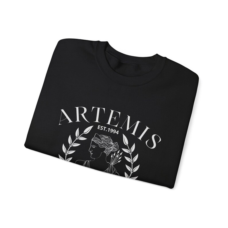 Sudadera de la mitología de Artemisa: Camiseta de la diosa griega de la academia oscura imagen 3