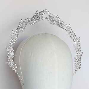 Silver Laurel Leaf Bridal Halo Crown, Greek Goddess Wedding Halo Crown, Bridal Woodland Headband, Silver leaves Tiara, Bridal Halo Headpiece