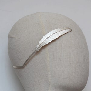Griechische Göttin Silber Feder Kopfschmuck, Braut Halo Krone, Brautkrone Haarband, Hochzeit Lorbeer Krone, römische Haarranke, Kopfschmuck