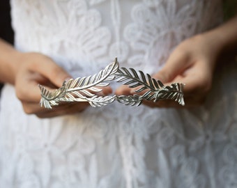 Silver Laurel Leaf Bridal Halo Crown, Greek Goddess Wedding Halo Crown, Bridal Woodland Headband, Silver leaves Tiara, Bridal Halo Headpiece