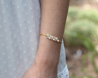 Gold Bridal Delicate Rhinestone Bracelet, Wedding Leaf Clear Crystal Bracelet, Bridesmaids Crystal Bracelet, Zircon Gold Leaf Bracelet