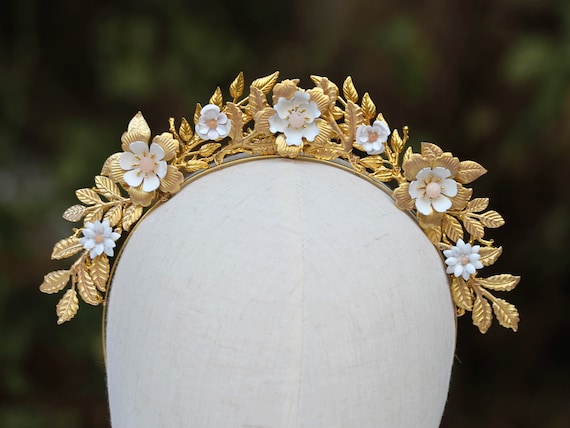 Laurel Leaf Gold Flowers Crown, Bridal Halo Crown, Gold  display picture 3