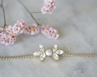 Minimalist Wedding Pearl & Crystal Bracelet, Bridal Swarovski Bracelet, Zircon Wedding Bracelet, Bridesmaids Bracelet, Delicate Bracelet