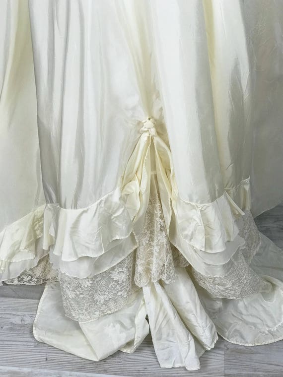 1930s Vintage Ivory Wedding Dress with Illusion N… - image 8