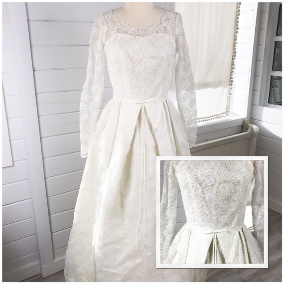 1950s Vintage Lace Wedding Dress / 50's Bridal Gow