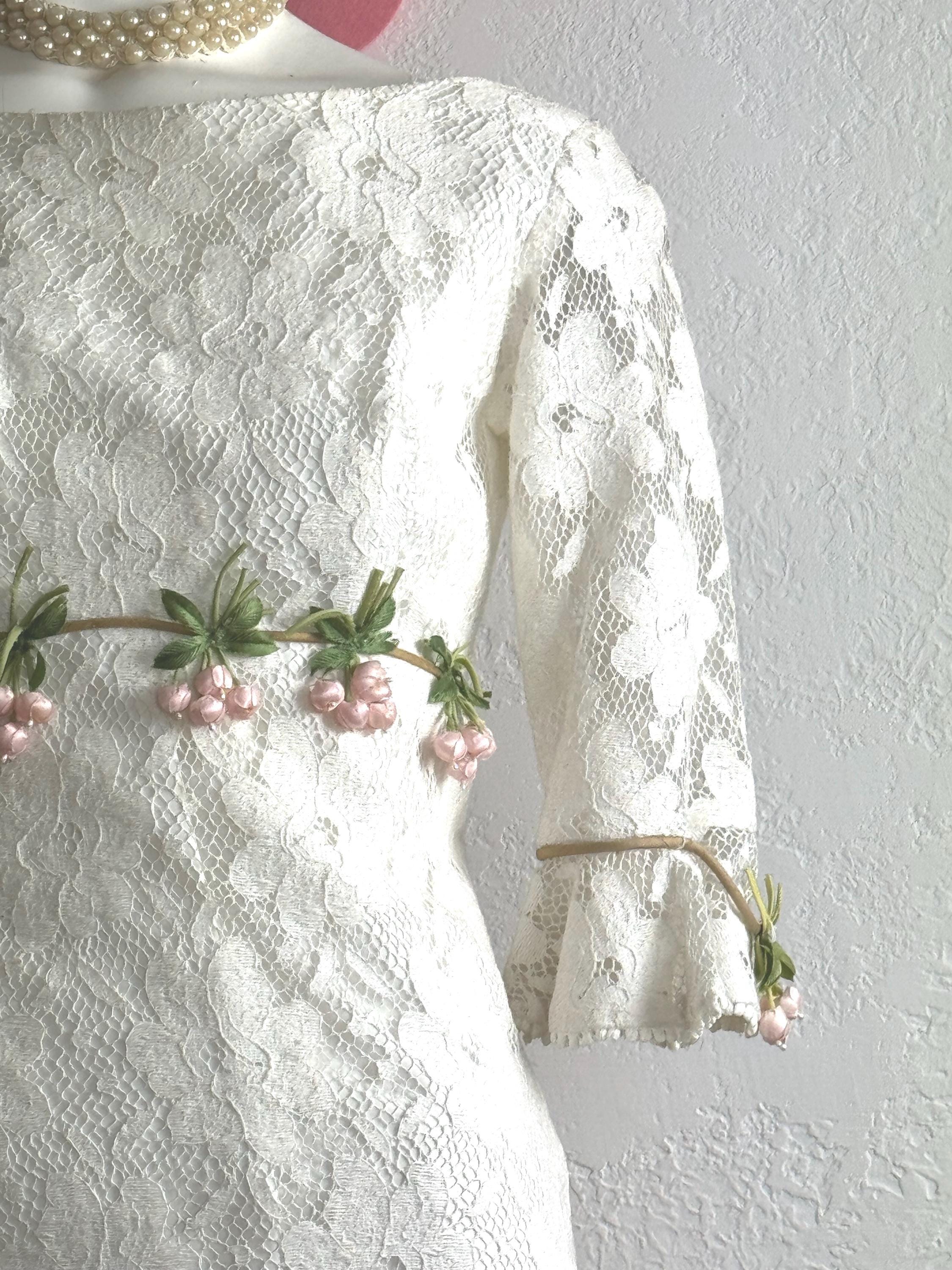 1960s White Lace Sheath Wedding Dress / Lace Wedding Dress / Vintage Wedding Dress / Size 0 to 2