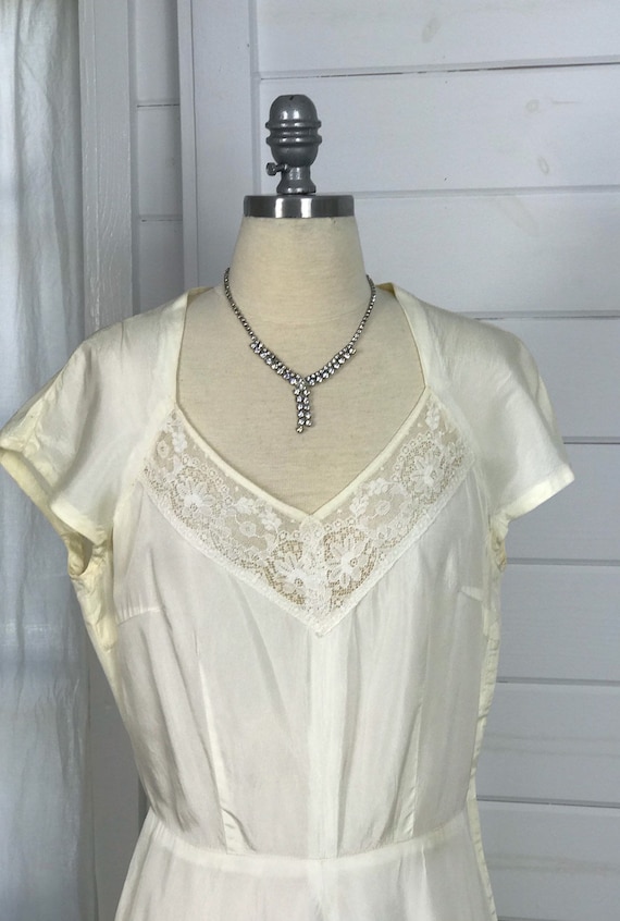 1930s Vintage Ivory Casual Wedding Dress with Pee… - image 2