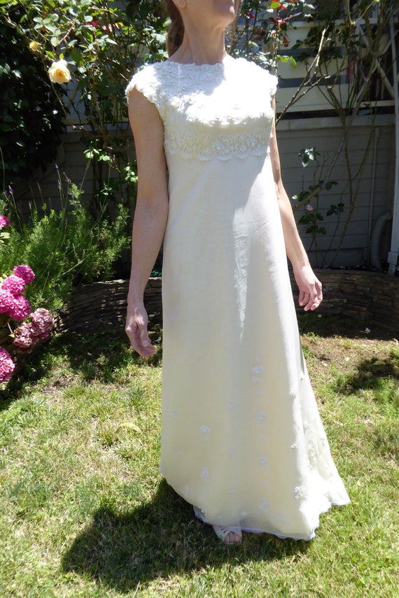 1960s Vintage Ivory Peau de Soie with Beaded Alen… - image 3