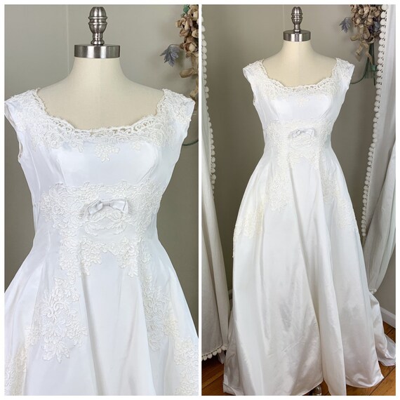 1950s Vintage Off The Shoulder Wedding Gown with C