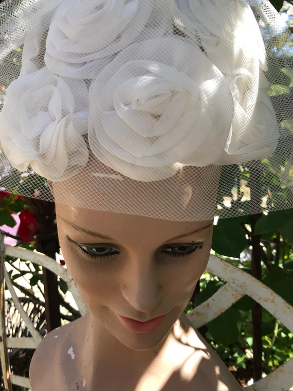 1960s Vintage Beehive Wedding Hat | White Floral … - image 9