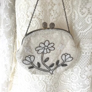 1950s Vintage Beaded Bridal Bag with Floral Design / 1950s Beaded Bridal Clutch with Floral Design / Vintage Bridal Clutch