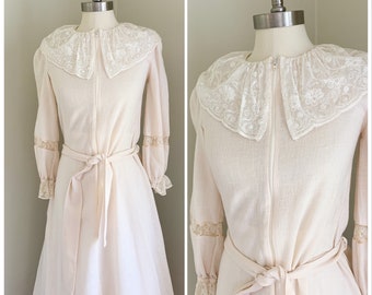 Vintage Bridal Dressing Gown | Robe for the Bride | Wedding Robe | Blush Bridal Robe | Cotton Bridal Robe with Lace Collar