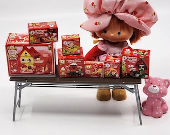 1:12 Scale Strawberry Shortcake Miniature Mini Box Berry Happy Home Snail Cart Butterfly Carousel Merry Trolley Bake Shoppe Worm