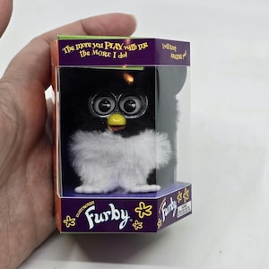 クービー　白黒　ファービー　類似品 ファービー似 （クービー）ブラック＆ホワイト - メルカリ