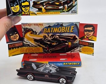 バットモービル ゴッサムシティ ミニチュア Amazon.co.jp: レガシーOFリボルテック バットモービル
