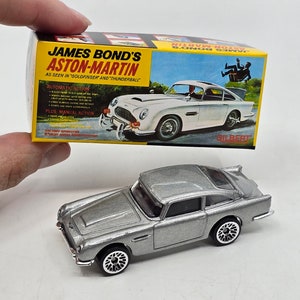 007 James Bond Aston-Martin Goldfinger Hot Wheels Car with Custom Gilbert Model BOX Fan Art Miniature Box Scale fits HOTWHEELS Die-Cast