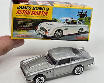 007 James Bond Aston-martin Goldfinger Hot Wheels Car With
