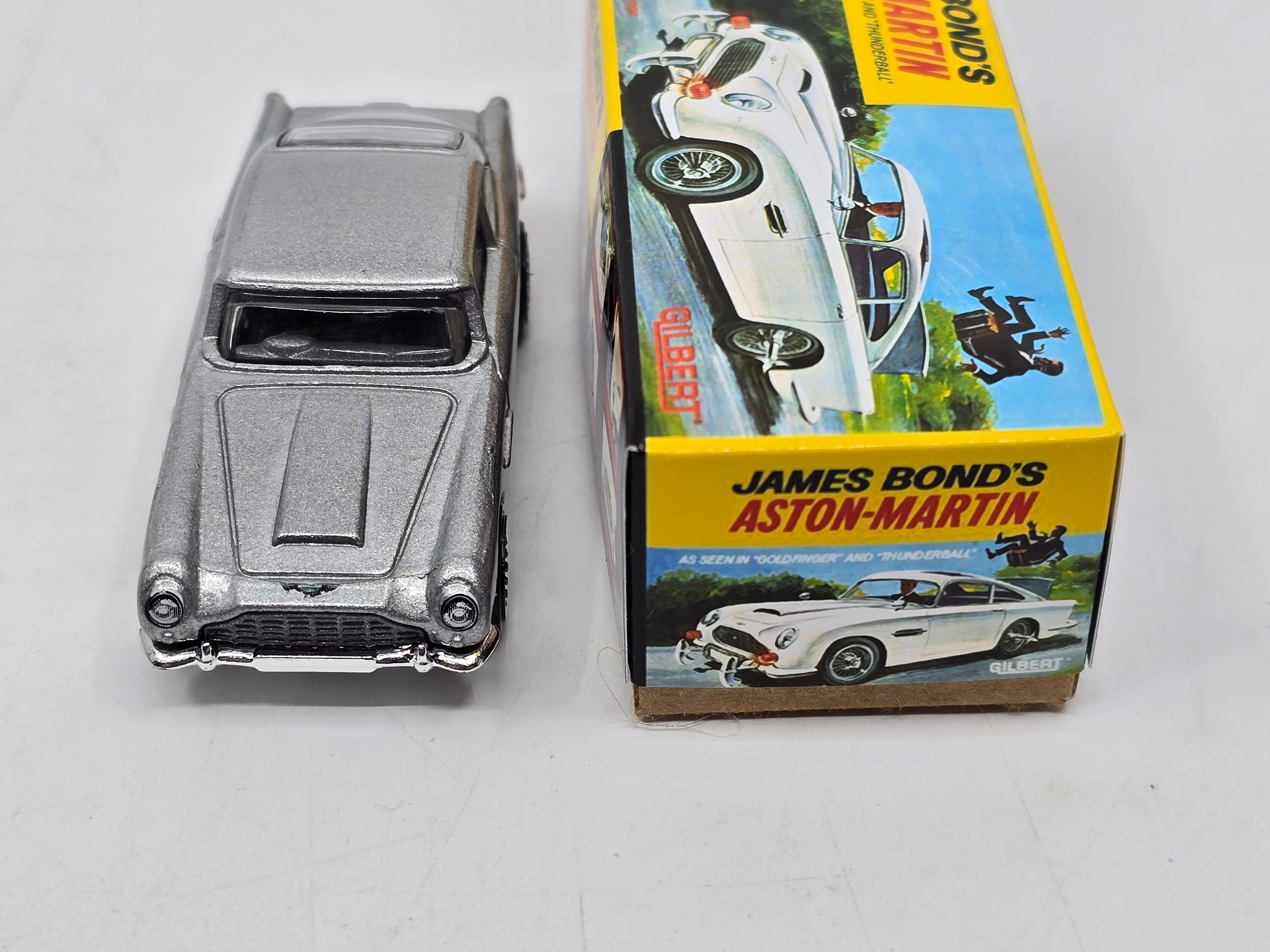 007 James Bond Aston-martin Goldfinger Hot Wheels Car With 007 James Bond Aston-martin Goldfinger Hot Wheels Car With