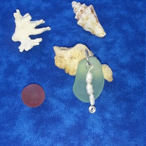 Sea Glass Necklace Pendant with Freshwater Pearls