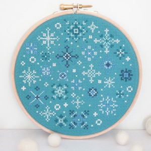 Winter Stitch Along 2019 Pattern / modern pattern snowflake, Nordic snowflakes, Simple embroidery, snowflake chart, snowflake pattern