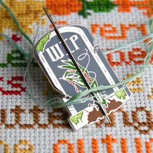 Gravestone Needle Minder / Halloween Needle Minder / Rest in Peace Needle Minder / Spooky Grave Needle Keeper / Tombstone Needle Nanny