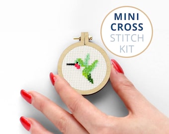 Tiny Hummingbird Kit Borduurwerk, Mini Stitch Kit, Kleine borduurhoepel, Tiny Bird Cross Stitch, Kolibrie Needlepoint Kit, Kleine Vogel