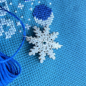 Snowflake Needle Minder / Winter Needle Minder / Stitchonomy Winter SAL Needle Keeper / High Quality Snowflake Needle Nanny / Rhinestone image 3