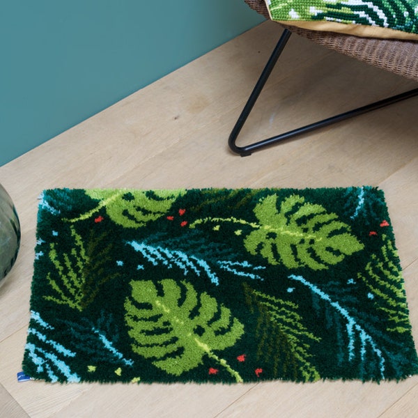 Monstera Leaf Latch Hooking Rug Kit for Modern Home / Including latch hooking tool, hand painted fabric, instructions, yarn / Monstera Rug