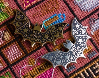 Recordatorio de agujas de esmalte de murciélago / Recordatorio de costura de murciélago loco / Regalo de costura / Guarda agujas / Recordatorio de agujas espeluznante / Recordatorio magnético / Recordatorio de Halloween