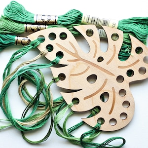 Wooden Monstera Floss Holder / Lasercut Monstera Thread Holder / Monstera Floss Organizer / Monstera Leaf Thread Holder / Thread Organizer