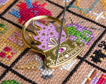 Crystal Ball Needle Minder / Halloween Needle Minder / Clearvoyance Needle Minder / Witchy Needle Keeper / Purple & Gold Crystal Ball Nanny