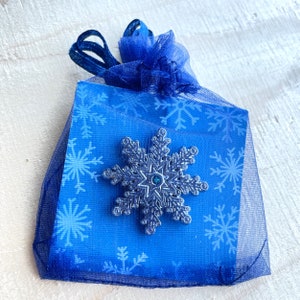 Snowflake Needle Minder / Winter Needle Minder / Stitchonomy Winter SAL Needle Keeper / High Quality Snowflake Needle Nanny / Rhinestone image 2