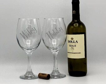 Hubby and Wifey Set of 2 glasses, Funny Married Couple, Anniversary, Wedding, Vow Renewal, Mr and Mrs, Initials, Custom Made, Personalized