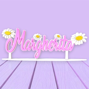 nome in legno personalizzato con decoro margherite