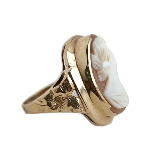 Antique Cameo Ring - 14k Yellow Gold Oval Carved … - image 3