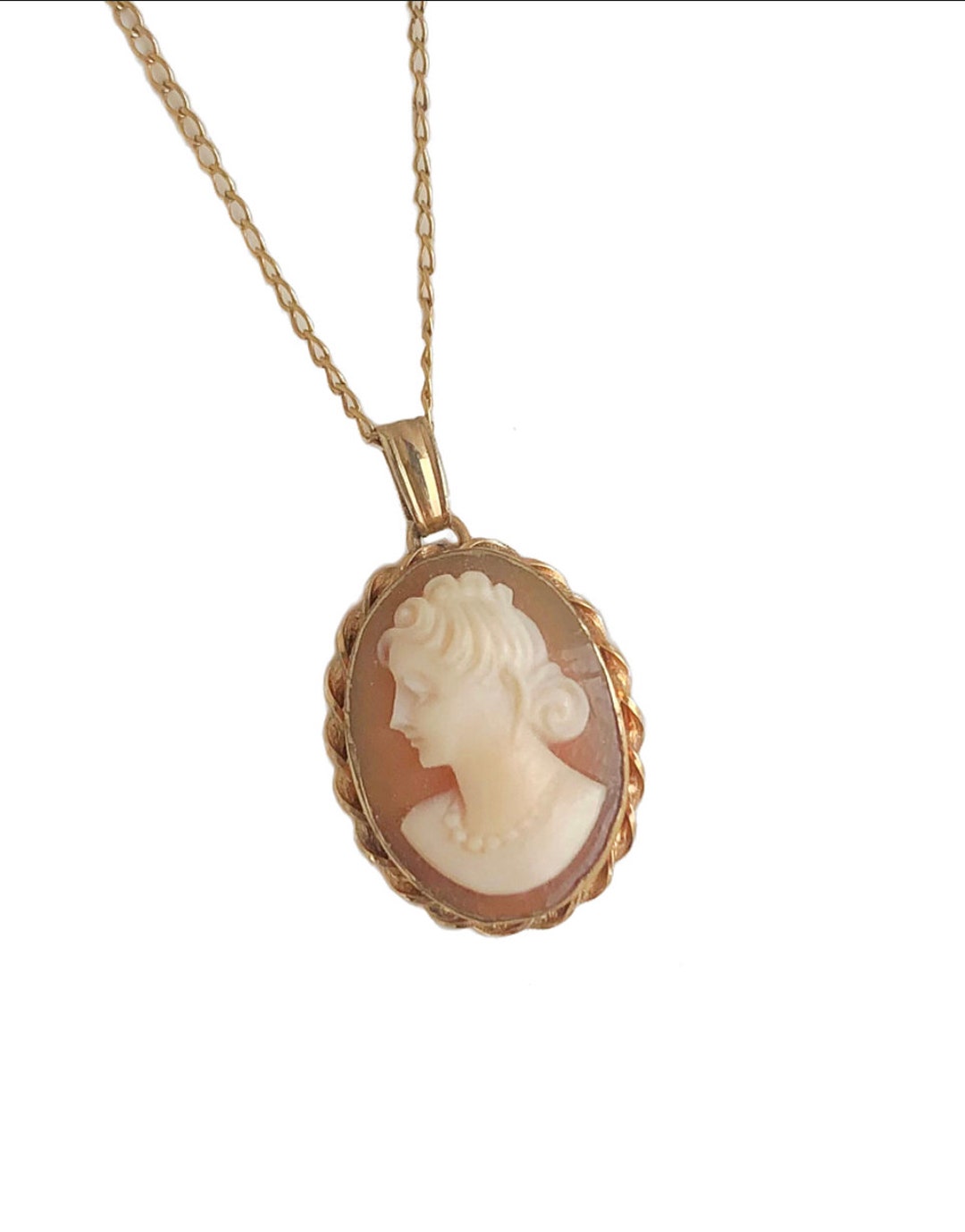 Vintage Cameo Necklace 12k Gold Filled Carved Shell 1960s 18 Pendant