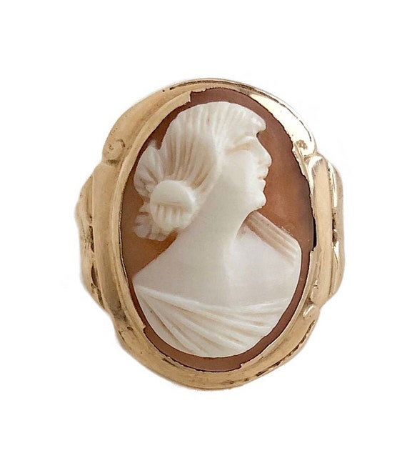 Antique Cameo Ring - 14k Yellow Gold Oval Carved … - image 1