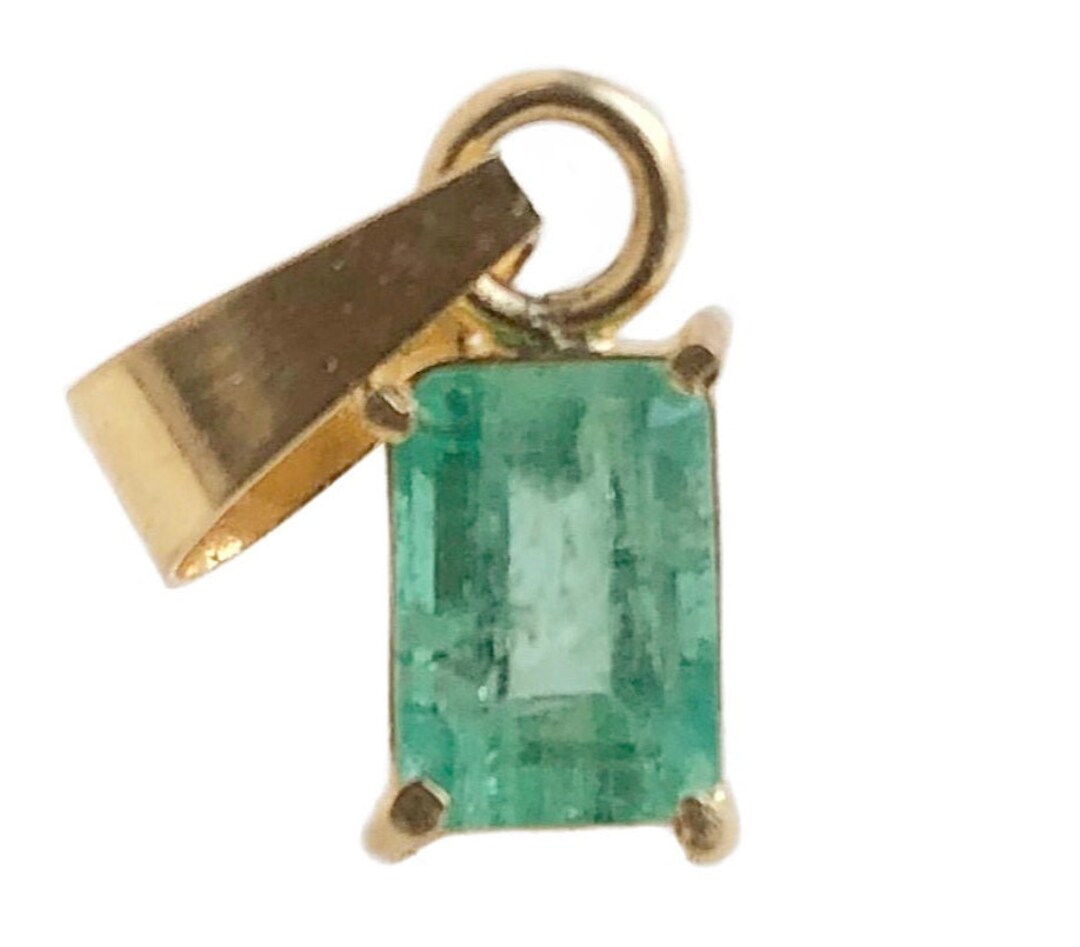 Vintage Emerald Pendant 18k Yellow Gold .55 CT Green Gemstone Necklace