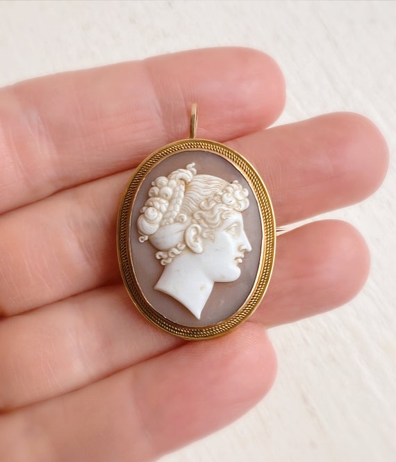 Antique Cameo Brooch - Edwardian 10k Yellow Gold … - image 4