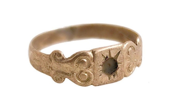 Antique Signet Ring - 10k Rosy Yellow Gold 1800s M