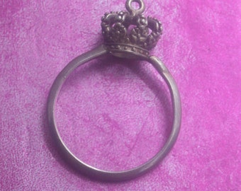 Anillo de corona de plata de ley: joyería medieval con un toque real