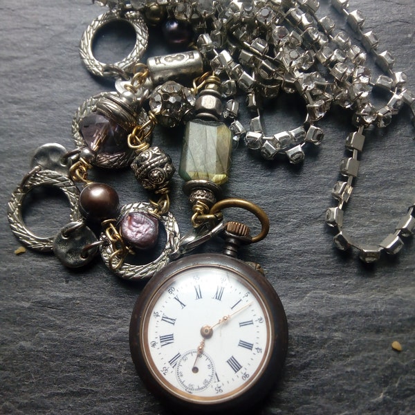 tasca collana orologio assemblage, parti di orologio pendente, riciclato di dichiarazione unica, steampunk, perle, ooak, riutilizzati reimpiegato,