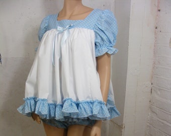 Robe bébé poule mouillée adulte ABDL manches bouffantes couvre-couche assorti en option en bleu à pois et blanc Plus de couleurs disponibles