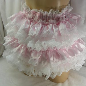 Vintage Stil Braut kirschfarbene rosa Wäsche 3 reihig weiß V Rüschen Sissy Maids