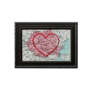 Carte cardiaque de la Roumanie | Art de broderie de carte personnalisée | Cadeau d'anniversaire pour couple | Cadeau de fiançailles pour elle | Cadeau de mariage personnalisé