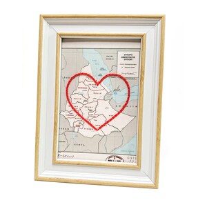 Carte du coeur de l'Éthiopie | Cadeau de carte personnalisée | Cadeau d'anniversaire personnalisé | Cadeau Saint Valentin | Carte vintage de l'Éthiopie, coeur brodé à la main